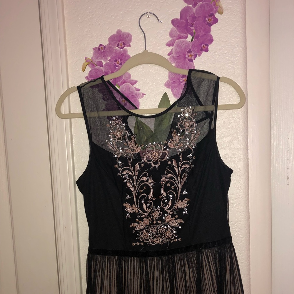 Knee-Length Sheer Dress. Rose Gold color. Size 7/8
